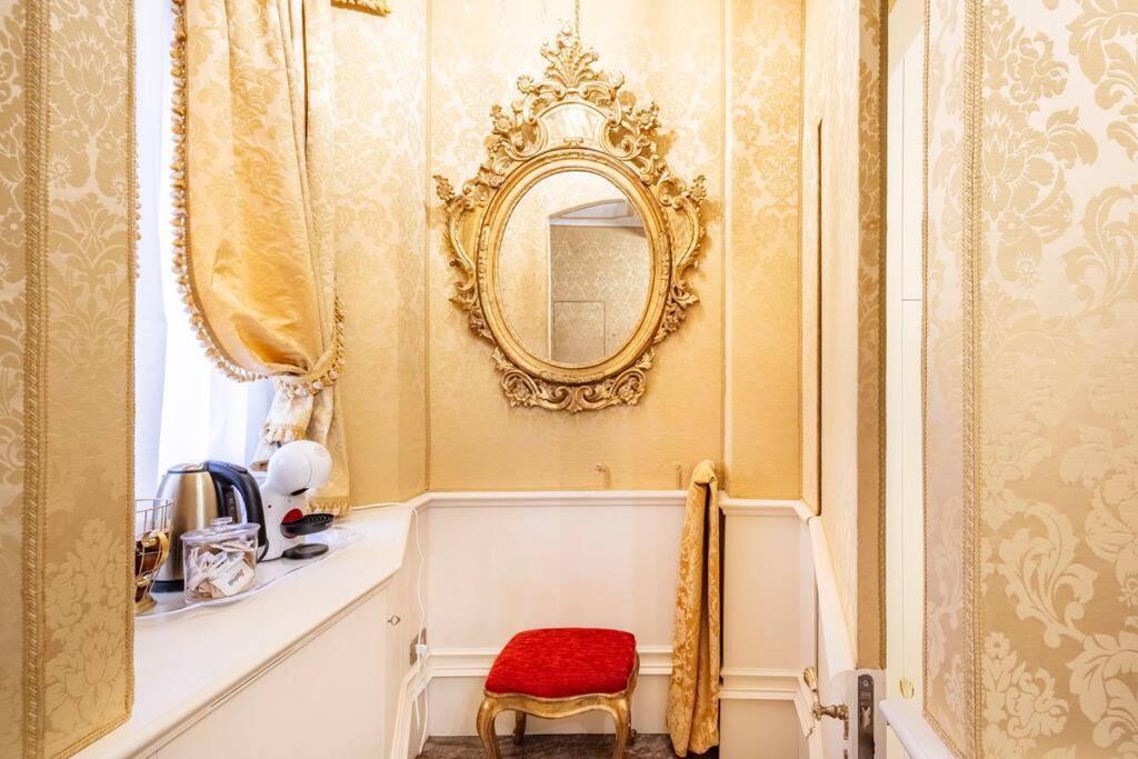 شقة Ground Floor Luxe Historic Studio City Centre بولونيا المظهر الخارجي الصورة